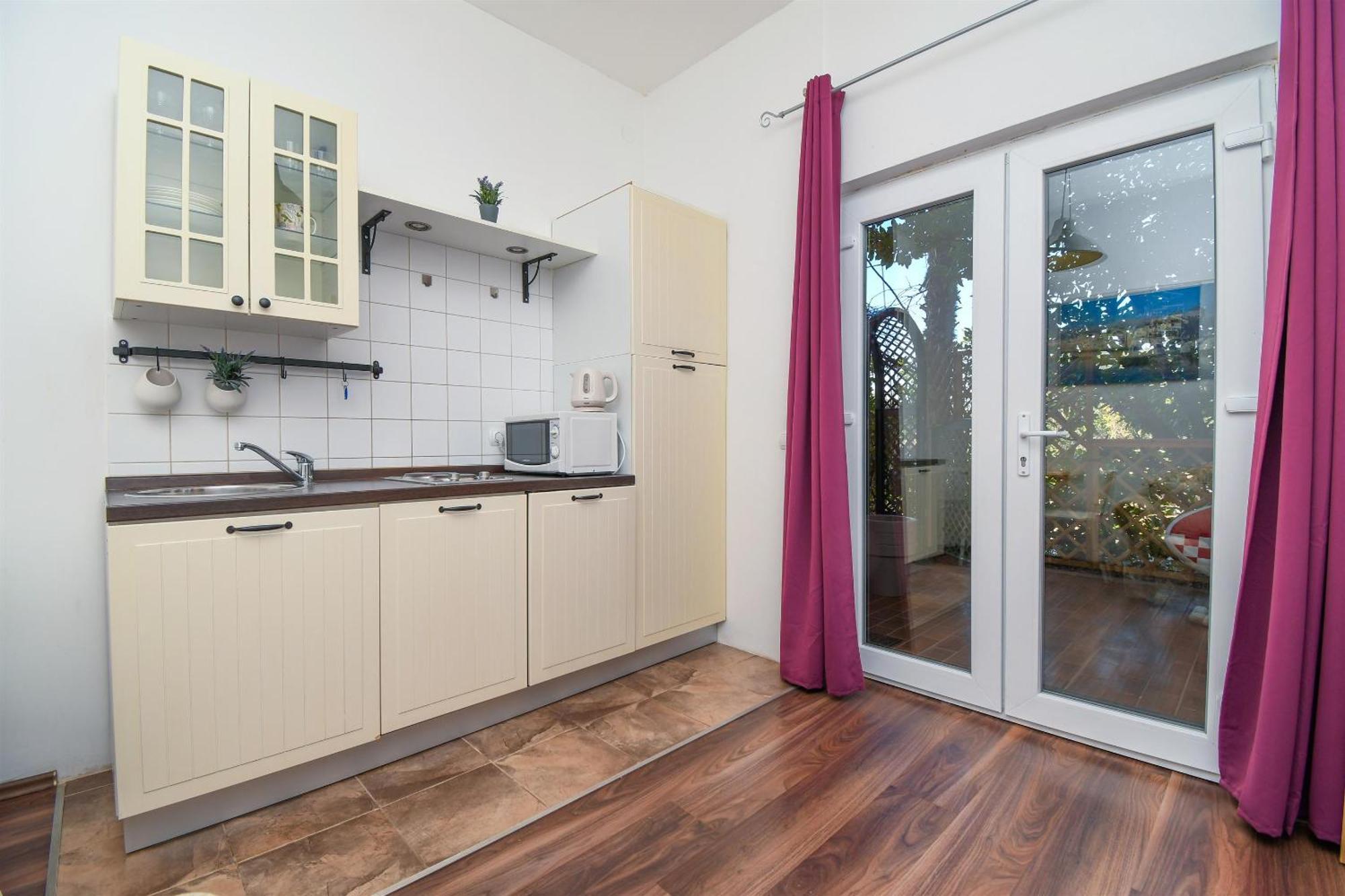 Apartments Biserka - 50 M From Beach Trogir Exterior photo